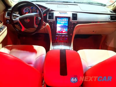 Zdjęcie 8 z 14 samochodu: 2011 CADILLAC ESCALADE ESV LUXURY VIN:1GYS4HEF6BR347740 - miniatura