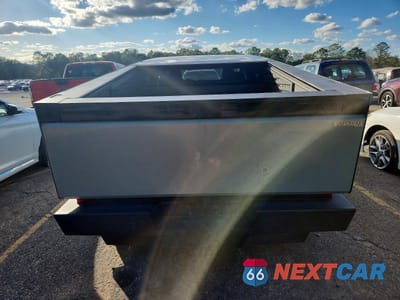 Zdjęcie 6 z 11 samochodu: 2024 TESLA CYBERTRUCK VIN:7G2CEHED1RA023000 - miniatura