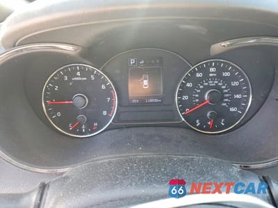 Zdjęcie 9 z 12 samochodu: 2017 KIA FORTE LX VIN:3KPFL4A78HE156021 - miniatura