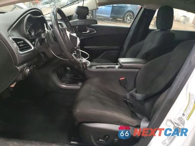 Zdjęcie 7 z 13 samochodu: 2015 CHRYSLER 200 LIMITED VIN:1C3CCCAB5FN511645 - miniatura