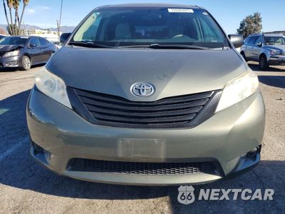 Piąte zdjęcie samochodu w środku: 2013 TOYOTA SIENNA VIN:5TDZK3DC8DS329460 - miniatura