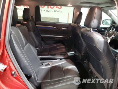 Zdjęcie 11 z 13 samochodu: 2018 TOYOTA HIGHLANDER SE VIN:5TDKZRFH8JS531400 - miniatura
