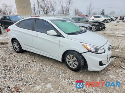 Czwarte zdjęcie samochodu z boku: 2017 HYUNDAI ACCENT SE VIN:KMHCT4AE6HU367362 - miniatura