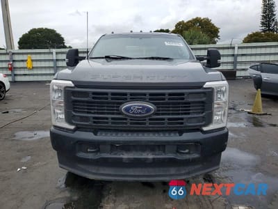 Piąte zdjęcie samochodu w środku: 2024 FORD F350 SUPER DUTY VIN:1FT8W3DTXPED65239 - miniatura
