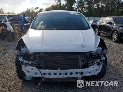 Piąte zdjęcie samochodu w środku: 2017 FORD ESCAPE S VIN:1FMCU0F73HUD04865 - miniatura