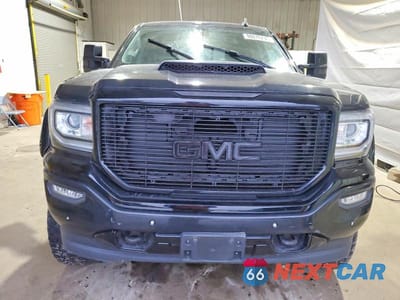 Piąte zdjęcie samochodu w środku: 2017 GMC SIERRA K1500 SLT VIN:3GTU2NEC8HG158301 - miniatura