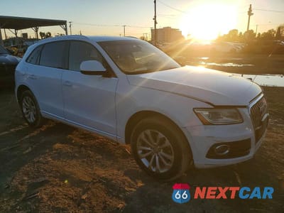 Czwarte zdjęcie samochodu z boku: 2016 AUDI Q5 PREMIUM VIN:WA1C2AFP0GA046864 - miniatura