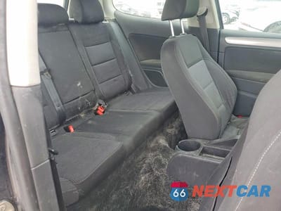 Zdjęcie 10 z 12 samochodu: 2011 VOLKSWAGEN GOLF VIN:WVWBB7AJ1BW218726 - miniatura