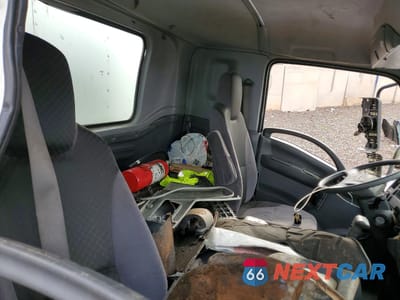 Zdjęcie 10 z 13 samochodu: 2021 ISUZU FTR BOX TRUCK VIN:54DK6S169MSG50315 - miniatura