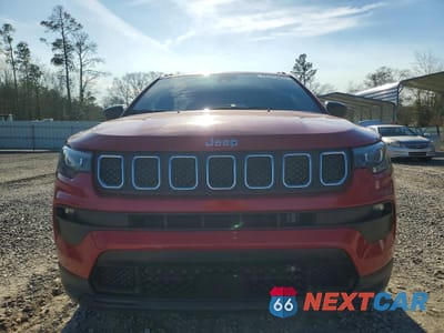 Piąte zdjęcie samochodu w środku: 2023 JEEP COMPASS LATITUDE LUX VIN:3C4NJDFN2PT507721 - miniatura