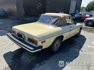 Czwarte zdjęcie samochodu z boku: 1982 ALFA ROMEO VELOCE 2000 SPIDER VIN:ZARBA5418C1015601 - miniatura