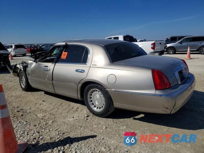 Drugie zdjęcie samochodu z przodu: 2002 LINCOLN TOWN CAR EXECUTIVE VIN:1LNHM81W12Y640114 - miniatura