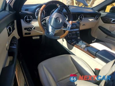 Zdjęcie 8 z 12 samochodu: 2013 MERCEDES-BENZ SLK 350 VIN:WDDPK5HAXDF061951 - miniatura