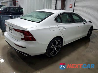 Trzecie zdjęcie samochodu z tyłu: 2020 VOLVO S60 T5 INSCRIPTION VIN:7JR102FL6LG060895 - miniatura