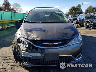 Piąte zdjęcie samochodu w środku: 2017 CHRYSLER PACIFICA TOURING L VIN:2C4RC1BG3HR752243 - miniatura