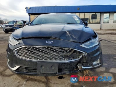 Piąte zdjęcie samochodu w środku: 2019 FORD FUSION TITANIUM VIN:3FA6P0RU8KR117409 - miniatura