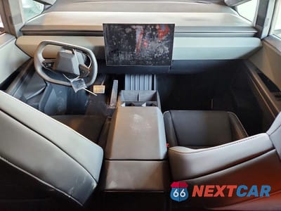 Zdjęcie 8 z 13 samochodu: 2025 TESLA CYBERTRUCK VIN:7G2CEHED9SA075321 - miniatura