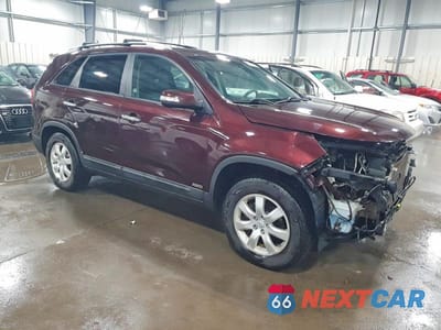 Czwarte zdjęcie samochodu z boku: 2012 KIA SORENTO LX VIN:5XYKTCA66CG230953 - miniatura