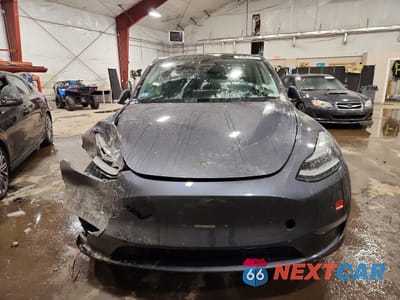 Piąte zdjęcie samochodu w środku: 2023 TESLA MODEL Y VIN:7SAYGDEE0PF891402 - miniatura