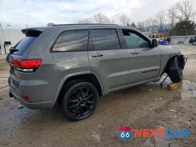 Trzecie zdjęcie samochodu z tyłu: 2020 JEEP GRAND CHEROKEE LAREDO VIN:1C4RJFAG8LC424175 - miniatura