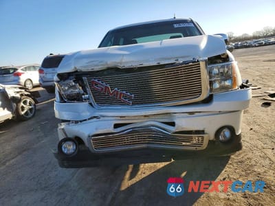 Piąte zdjęcie samochodu w środku: 2013 GMC SIERRA K1500 DENALI VIN:3GTP2XE24DG109588 - miniatura