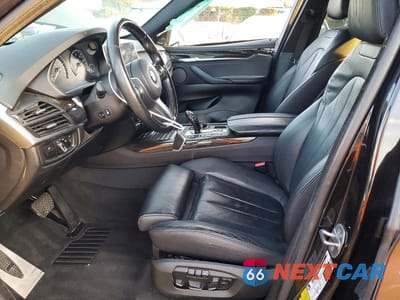 Zdjęcie 7 z 13 samochodu: 2016 BMW X5 XDR40E VIN:5UXKT0C59G0S79397 - miniatura