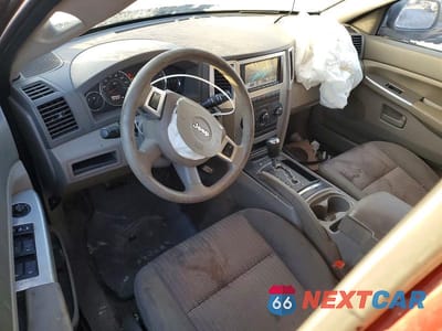 Zdjęcie 8 z 12 samochodu: 2008 JEEP GRAND CHEROKEE LAREDO VIN:1J8GR48K78C234379 - miniatura