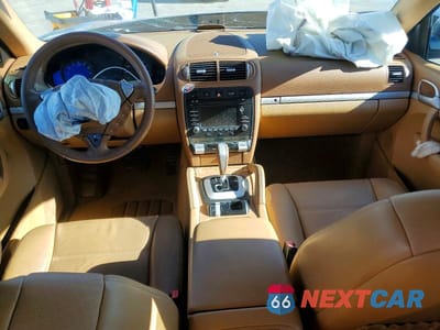 Zdjęcie 8 z 13 samochodu: 2010 PORSCHE CAYENNE VIN:WP1AA2AP3ALA05863 - miniatura