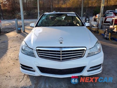 Piąte zdjęcie samochodu w środku: 2013 MERCEDES-BENZ C 250 VIN:WDDGF4HB2DA780034 - miniatura