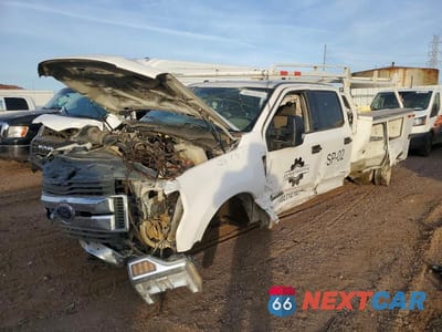 Drugie zdjęcie samochodu z przodu: 2019 FORD F350 UTILITY / SERVICE TRUCK VIN:1FD8W3HT0KED76779 - miniatura