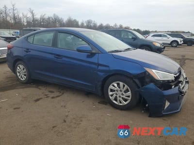Czwarte zdjęcie samochodu z boku: 2019 HYUNDAI ELANTRA SE VIN:5NPD74LF5KH491062 - miniatura