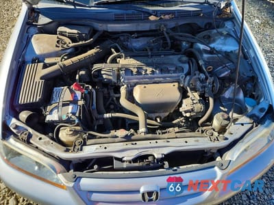 Zdjęcie 11 z 13 samochodu: 2002 HONDA ACCORD EX VIN:JHMCG66832C008215 - miniatura