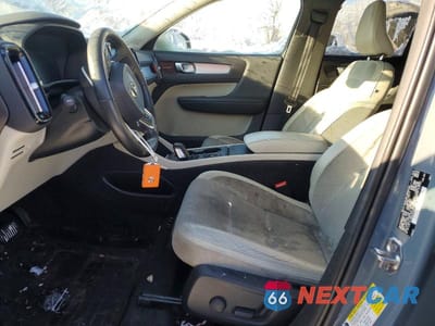 Zdjęcie 7 z 12 samochodu: 2020 VOLVO XC40 T5 MOMENTUM VIN:YV4162UK3L2174421 - miniatura