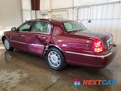 Drugie zdjęcie samochodu z przodu: 2008 LINCOLN TOWN CAR SIGNATURE LIMITED VIN:2LNHM82VX8X656083 - miniatura