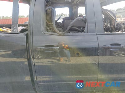 Zdjęcie 10 z 11 samochodu: 2015 CHEVROLET SILVERADO K1500 LT VIN:1GCVKREC0FZ165994 - miniatura