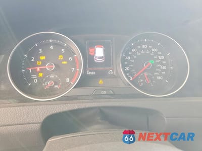 Zdjęcie 9 z 12 samochodu: 2018 VOLKSWAGEN GTI S/SE VIN:3VW447AU4JM281411 - miniatura