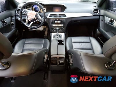 Zdjęcie 8 z 12 samochodu: 2013 MERCEDES-BENZ C 250 VIN:WDDGF4HB7DR248876 - miniatura