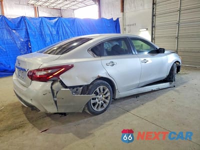 Trzecie zdjęcie samochodu z tyłu: 2018 NISSAN ALTIMA 2.5 VIN:1N4AL3APXJC218462 - miniatura