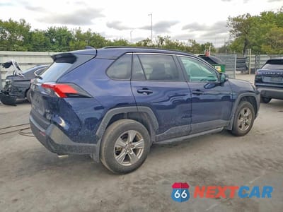 Trzecie zdjęcie samochodu z tyłu: 2024 TOYOTA RAV4 XLE VIN:2T3W1RFV0RW328915 - miniatura