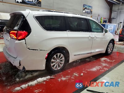 Trzecie zdjęcie samochodu z tyłu: 2018 CHRYSLER PACIFICA TOURING L VIN:2C4RC1BGXJR212670 - miniatura