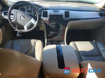 Zdjęcie 8 z 13 samochodu: 2010 CADILLAC ESCALADE VIN:1GYUCBEF1AR155729 - miniatura
