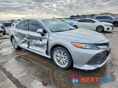 Czwarte zdjęcie samochodu z boku: 2018 TOYOTA CAMRY HYBRID XLE VIN:4T1B21HK0JU003839 - miniatura