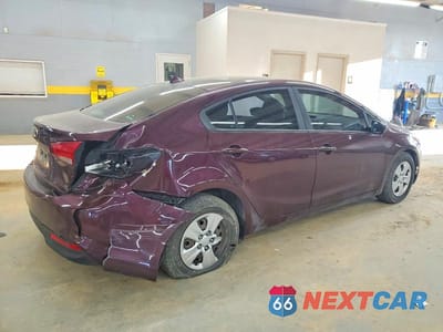 Trzecie zdjęcie samochodu z tyłu: 2018 KIA FORTE LX VIN:3KPFK4A75JE258840 - miniatura