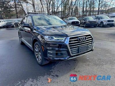 Czwarte zdjęcie samochodu z boku: 2017 AUDI Q7 PREMIUM PLUS VIN:WA1LAAF78HD004316 - miniatura