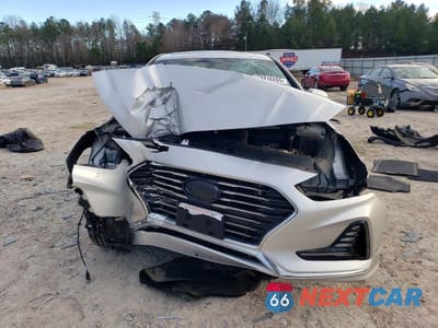 Piąte zdjęcie samochodu w środku: 2018 HYUNDAI SONATA SPORT VIN:5NPE34AF9JH672392 - miniatura