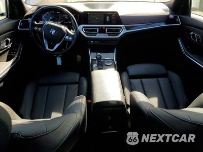 Zdjęcie 8 z 11 samochodu: 2021 BMW 330XE VIN:3MW5P9J0XM8B75479 - miniatura