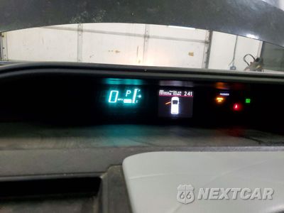 Zdjęcie 9 z 13 samochodu: 2012 TOYOTA PRIUS C VIN:JTDKDTB32C1514792 - miniatura