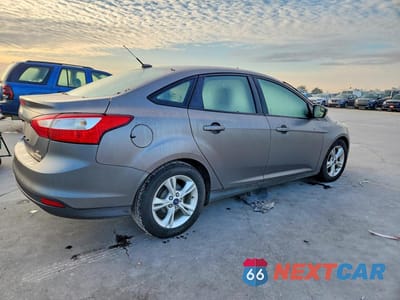 Trzecie zdjęcie samochodu z tyłu: 2014 FORD FOCUS SE VIN:1FADP3F26EL416945 - miniatura