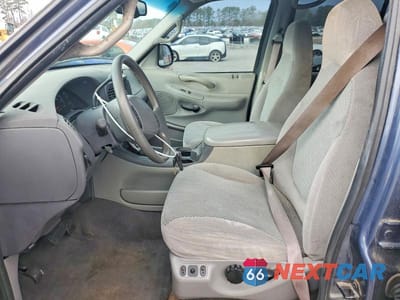 Zdjęcie 7 z 12 samochodu: 2002 FORD EXPEDITION XLT VIN:1FMRU16W62LA91379 - miniatura