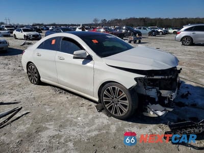 Czwarte zdjęcie samochodu z boku: 2019 MERCEDES-BENZ CLA 250 VIN:WDDSJ4EB1KN752115 - miniatura